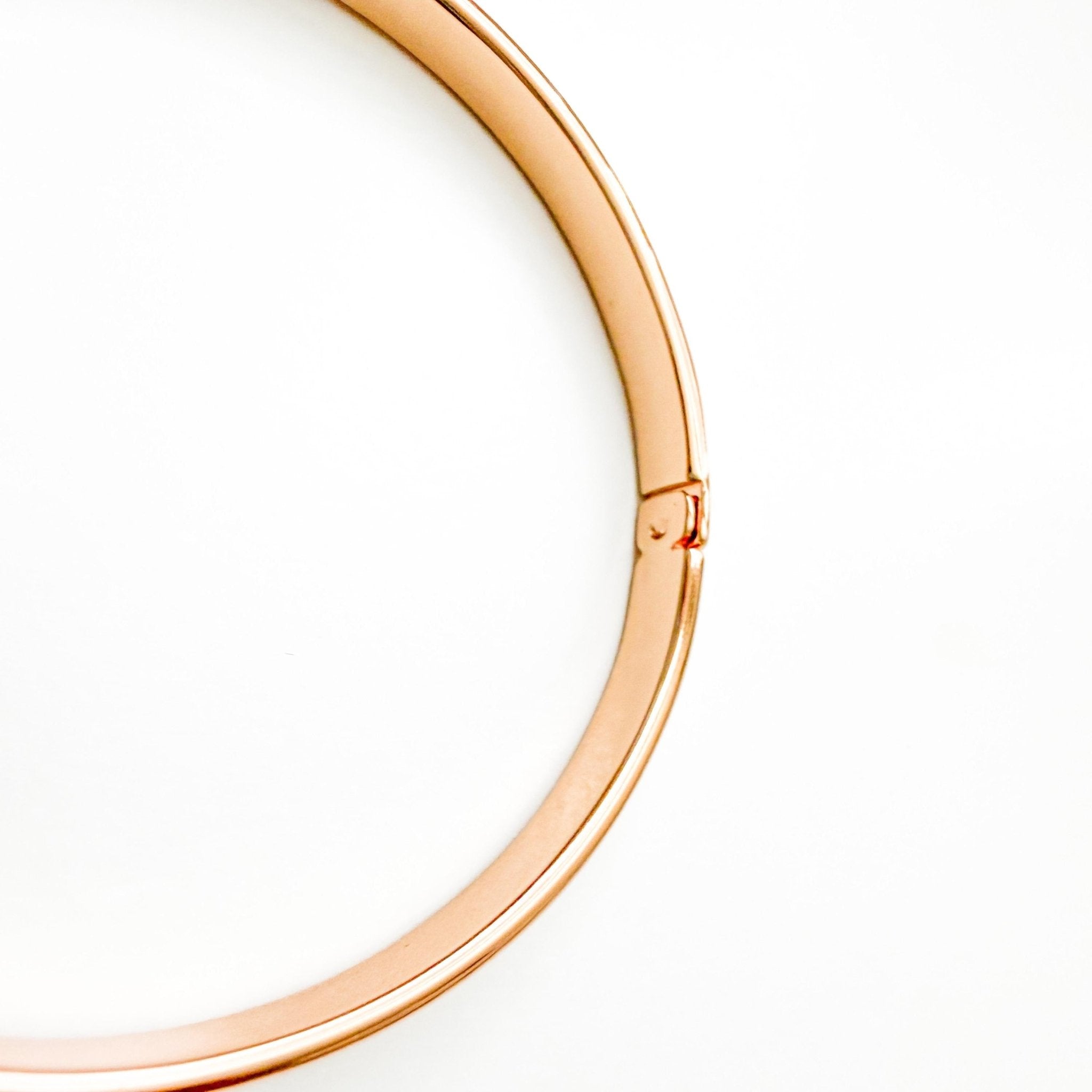 Simple rose gold bangle - Séfan Jewelry
