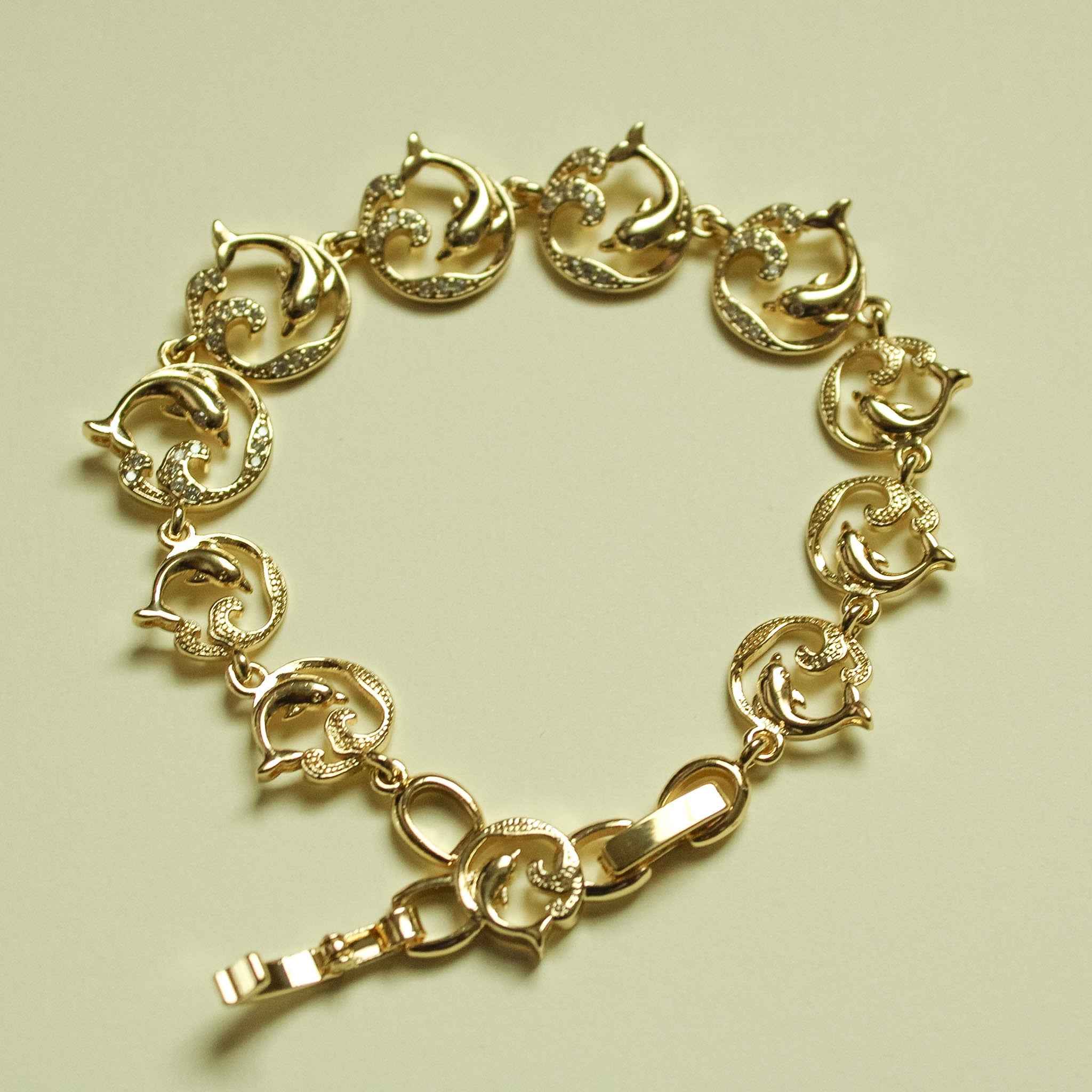 Pavé CZ Dolphin Link Bracelet — 14K Gold Plated