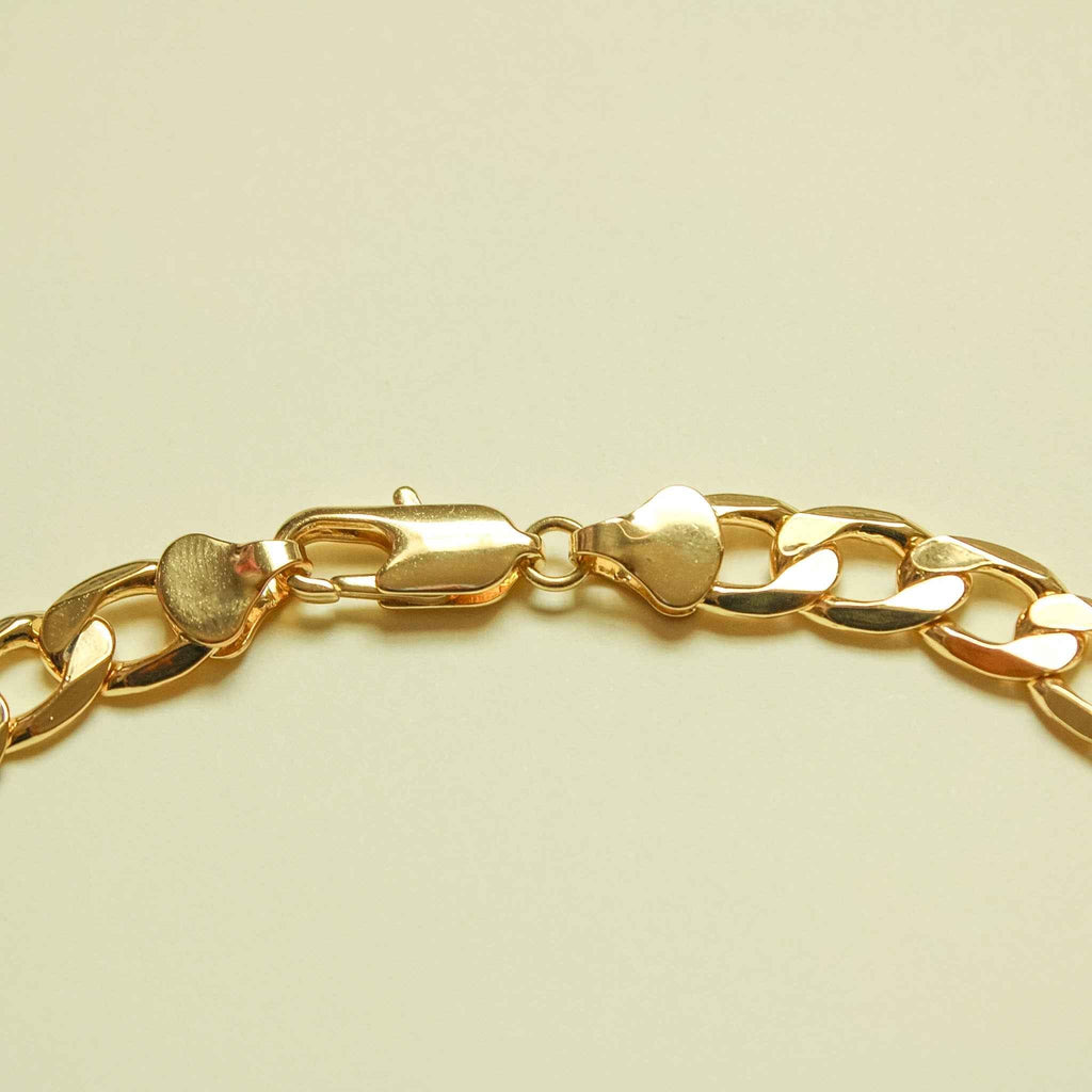 Chunky Cuban link 14K gold necklace clasp with hook and connecting link details