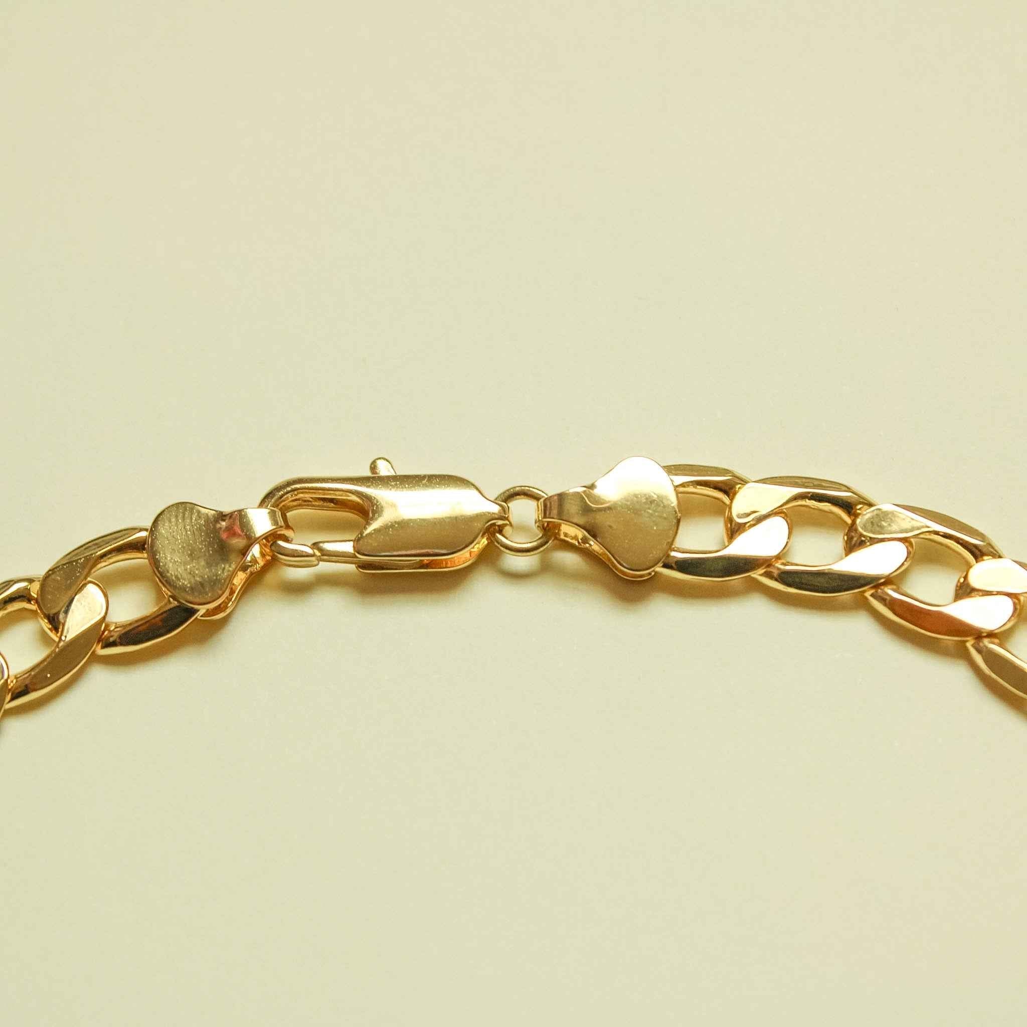 Chunky Cuban link 14K gold necklace clasp with hook and connecting link details