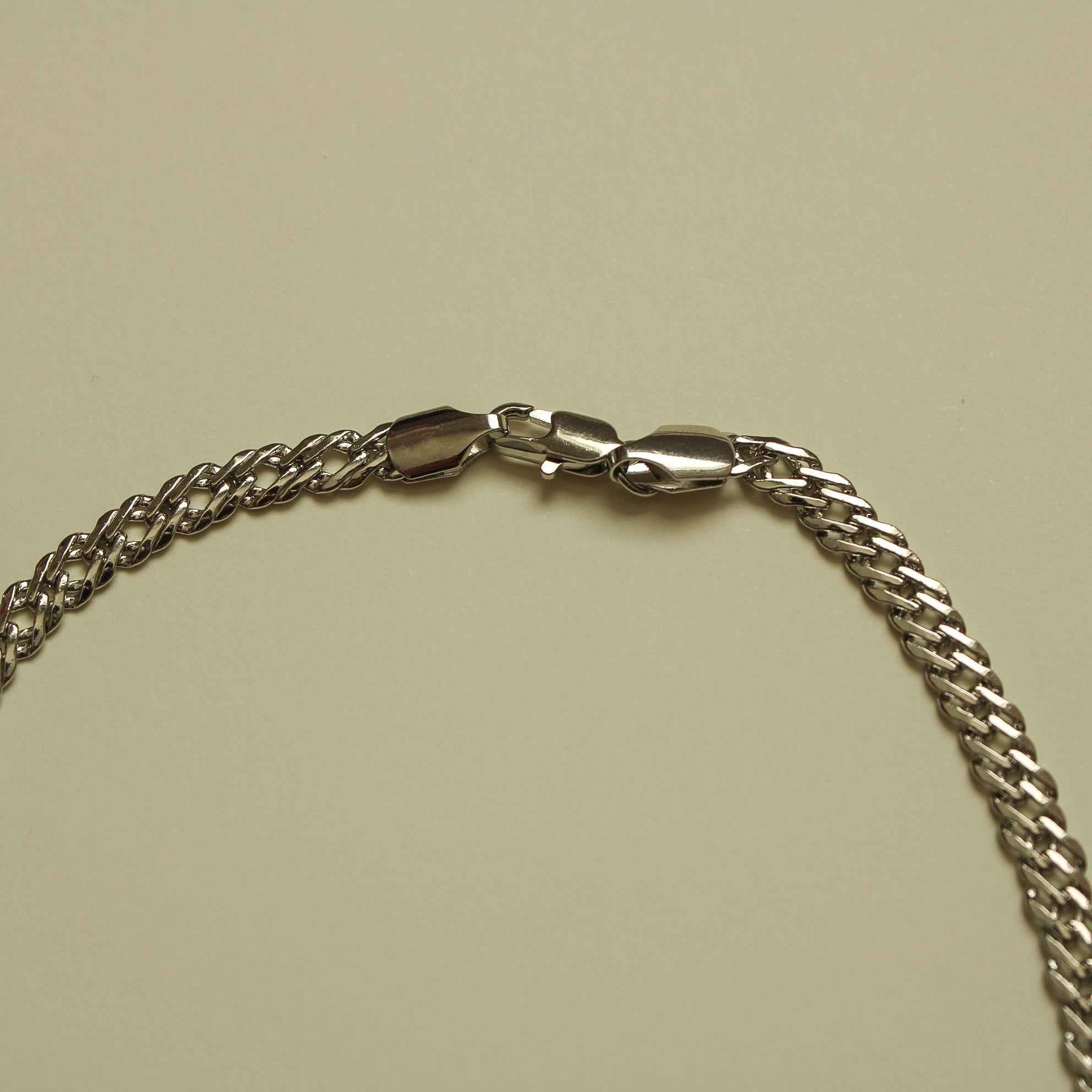 Chunky double-link curb chain necklace with bright silver-tone links