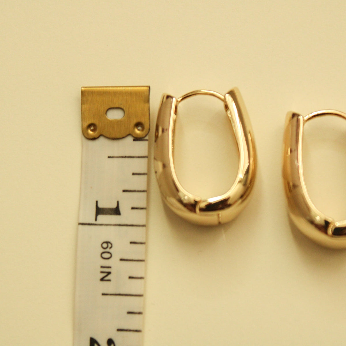 Chunky Oval Huggie Hoop Earrings — 14K Gold Plated - Séfan Jewelry