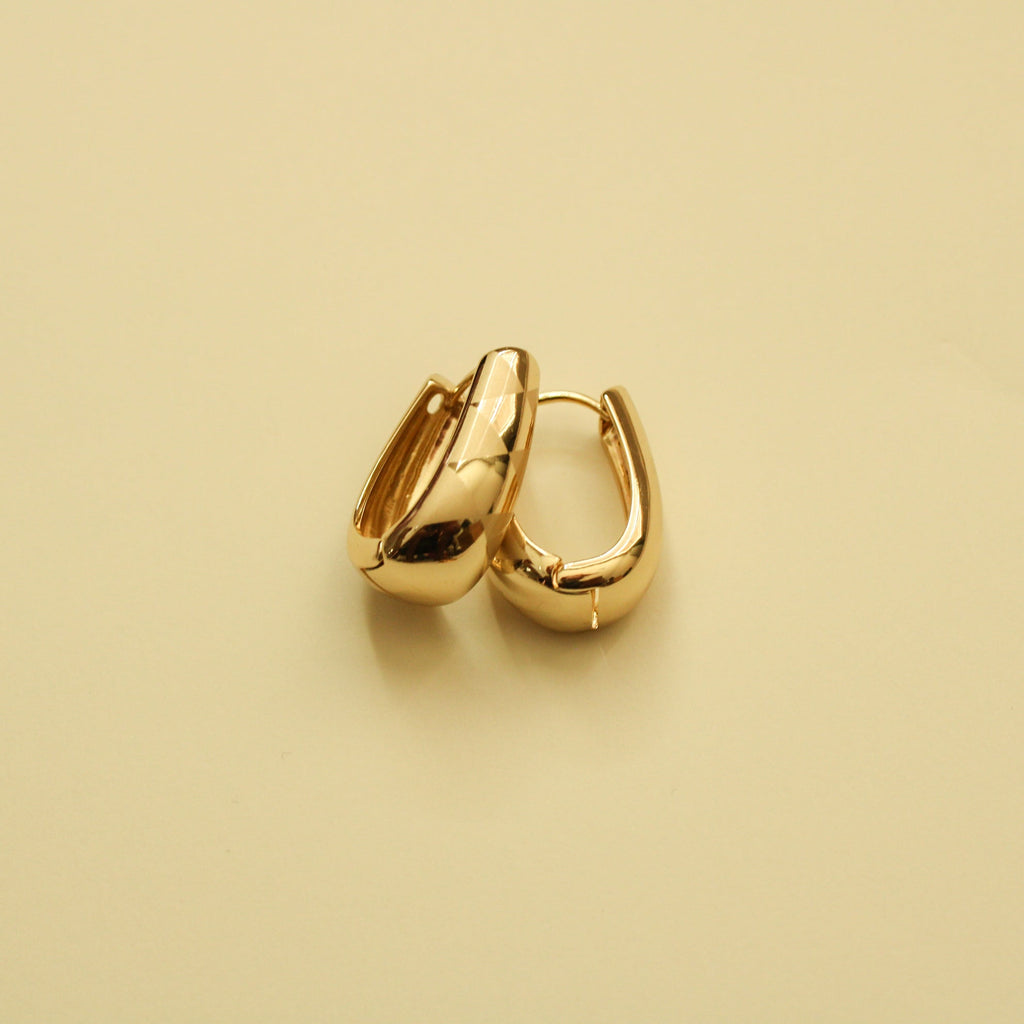 Chunky Oval Huggie Hoop Earrings — 14K Gold Plated - Séfan Jewelry