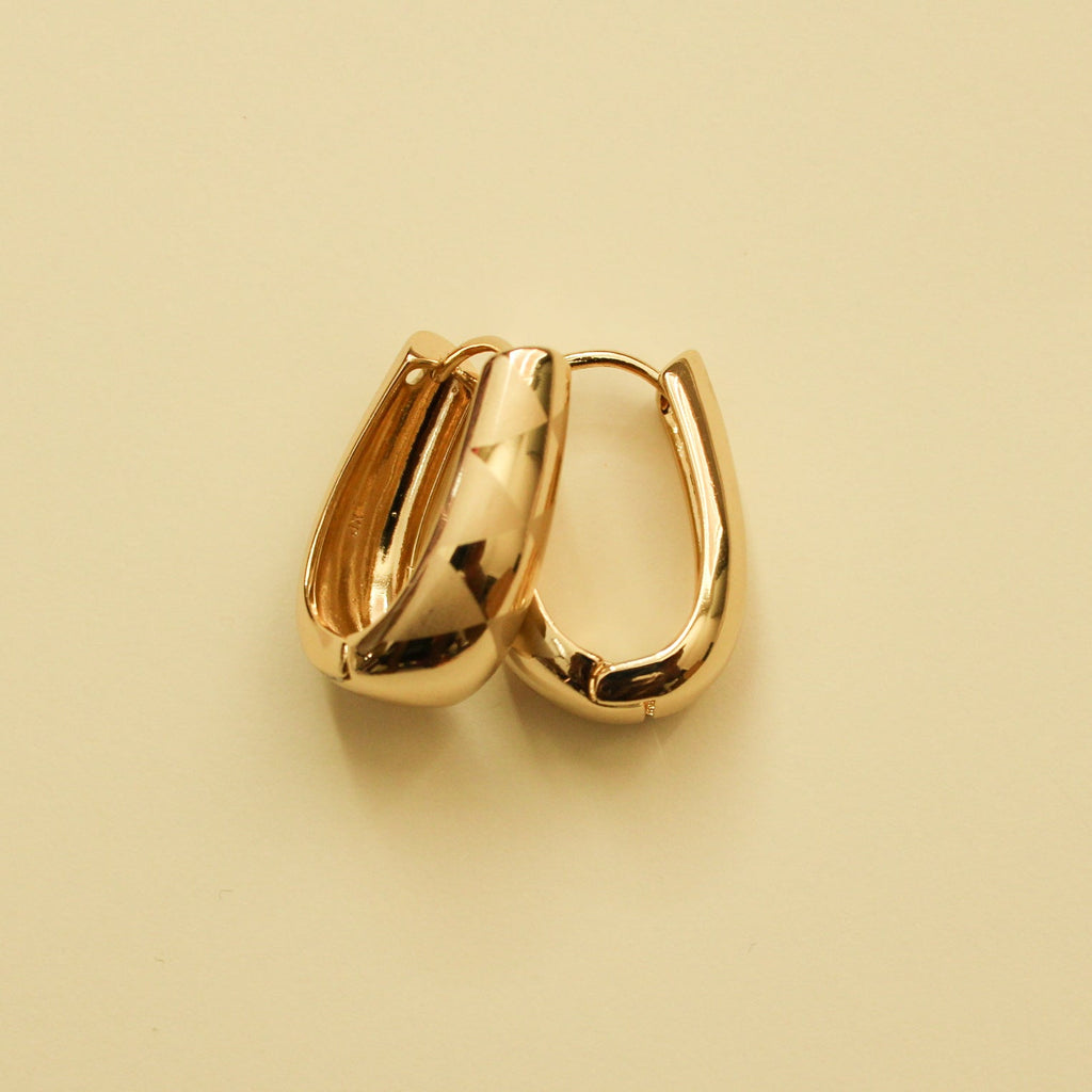Chunky Oval Huggie Hoop Earrings — 14K Gold Plated - Séfan Jewelry